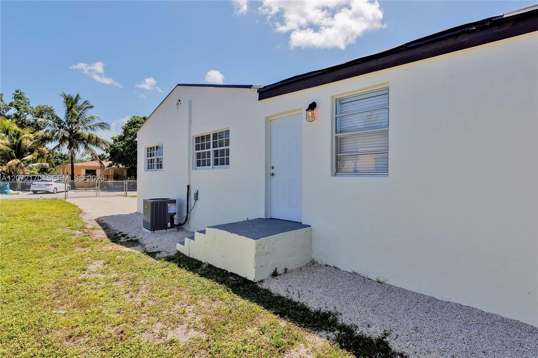 For Sale: $589,900 (4 beds, 2 baths, 1308 Square Feet)