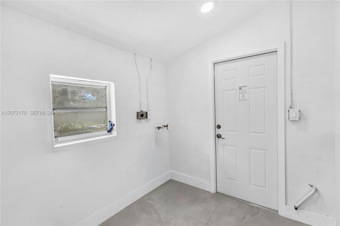 For Sale: $589,900 (4 beds, 2 baths, 1308 Square Feet)