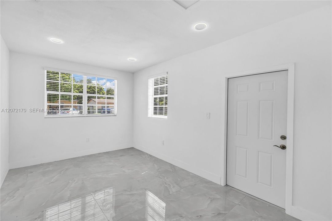 For Sale: $589,900 (4 beds, 2 baths, 1308 Square Feet)