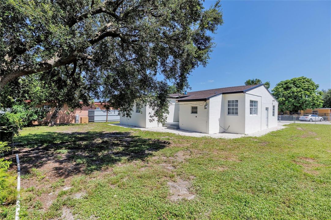 For Sale: $589,900 (4 beds, 2 baths, 1308 Square Feet)