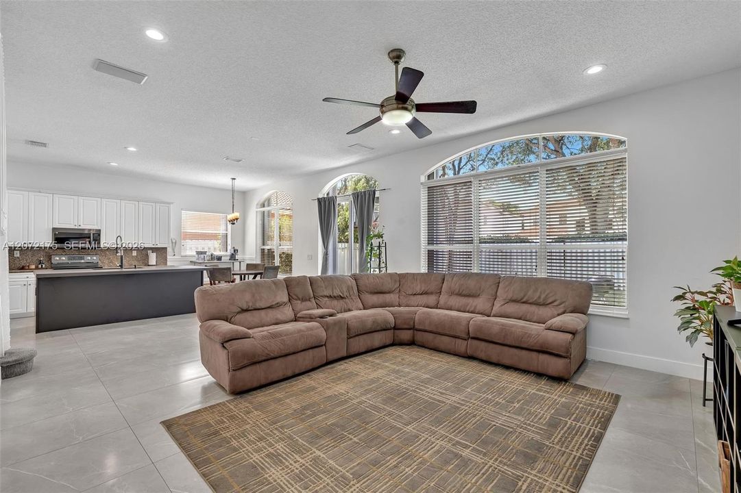 For Sale: $769,000 (4 beds, 2 baths, 2567 Square Feet)