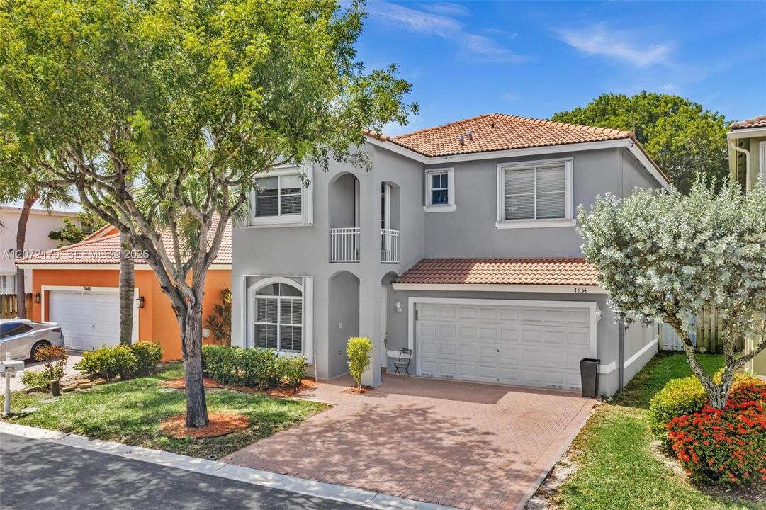 For Sale: $769,000 (4 beds, 2 baths, 2567 Square Feet)