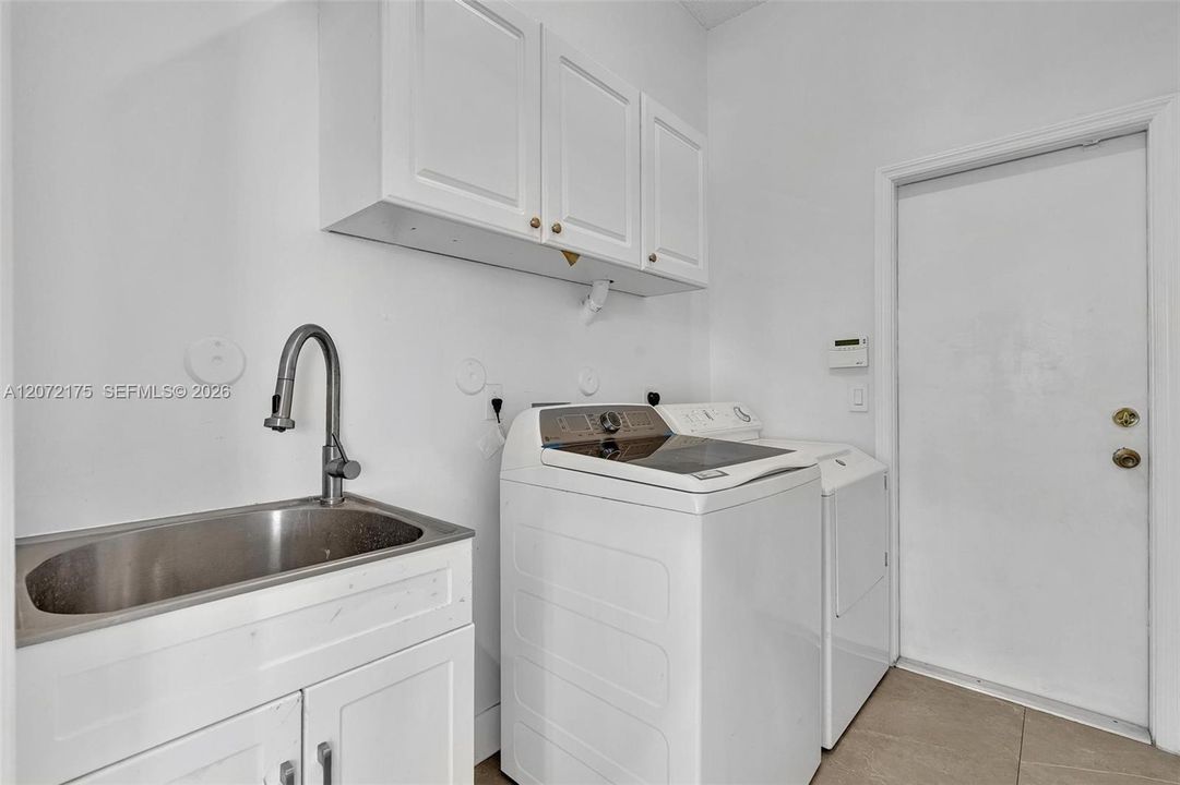 For Sale: $769,000 (4 beds, 2 baths, 2567 Square Feet)