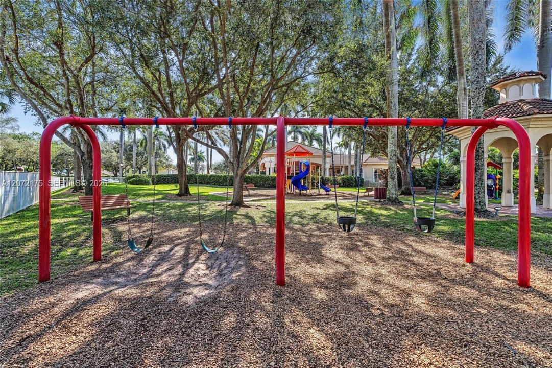For Sale: $769,000 (4 beds, 2 baths, 2567 Square Feet)