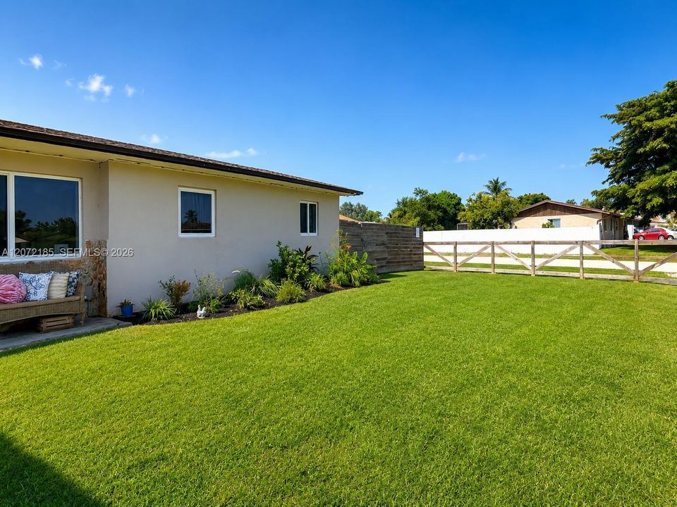 En Venta: $720,000 (4 camas, 2 baños, 1809 Pies cuadrados)