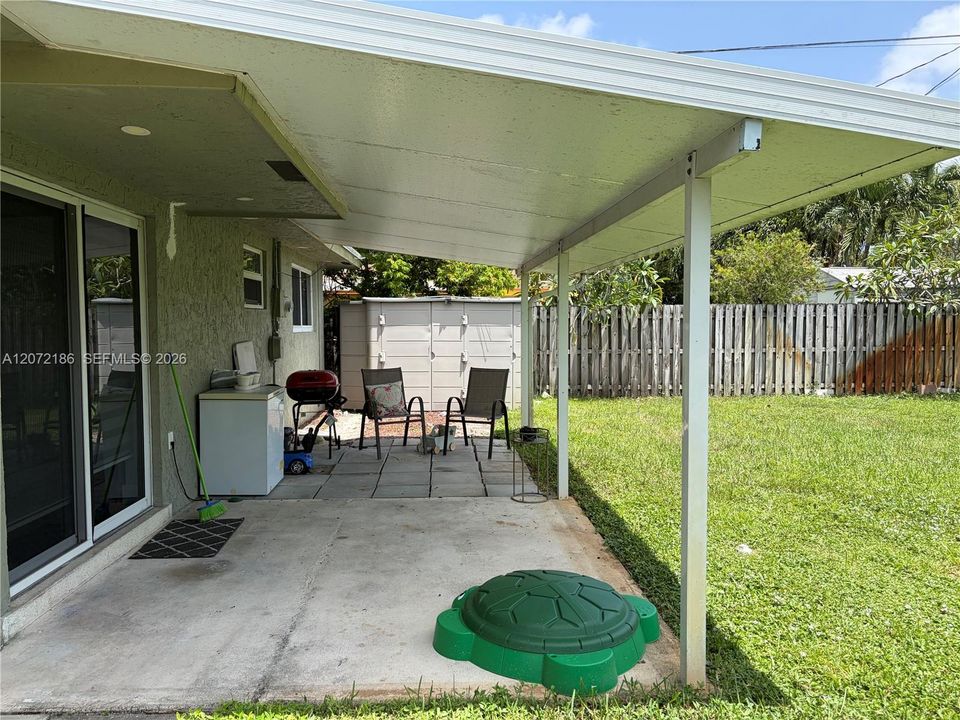 For Sale: $484,000 (2 beds, 1 baths, 897 Square Feet)