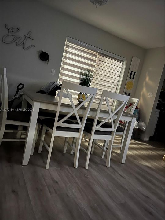 For Sale: $484,000 (2 beds, 1 baths, 897 Square Feet)