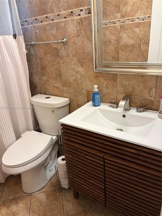 For Sale: $484,000 (2 beds, 1 baths, 897 Square Feet)
