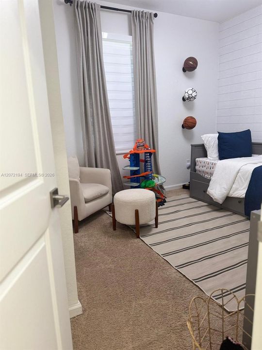 For Rent: $3,300 (3 beds, 1 baths, 1685 Square Feet)
