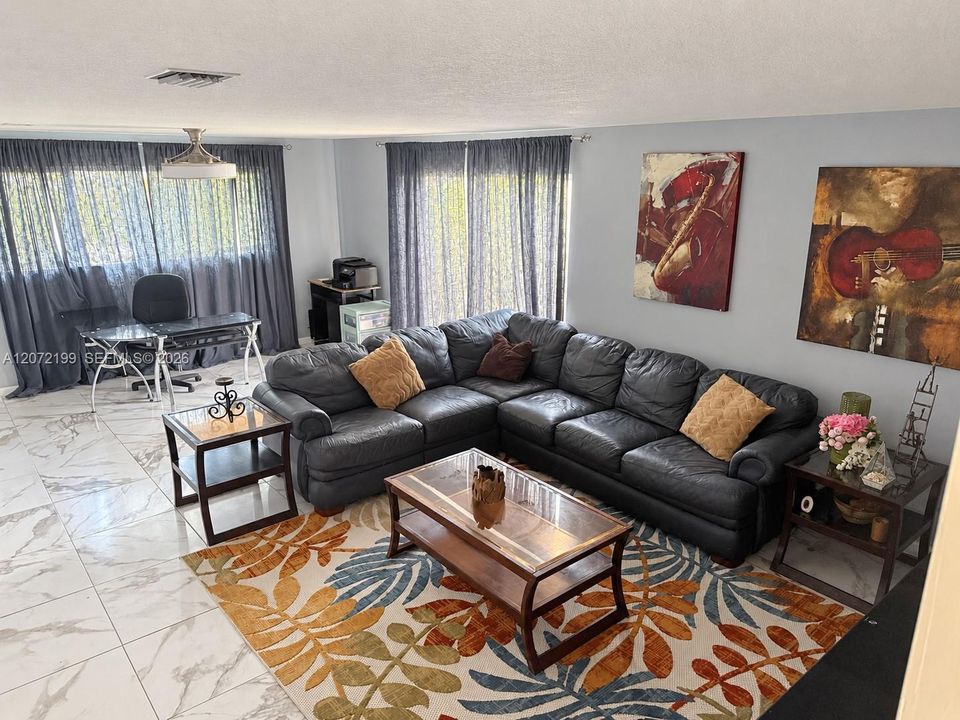 For Rent: $2,450 (4 beds, 2 baths, 0 Square Feet)