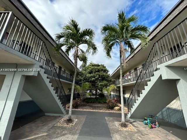 For Rent: $1,900 (2 beds, 1 baths, 21260 Square Feet)
