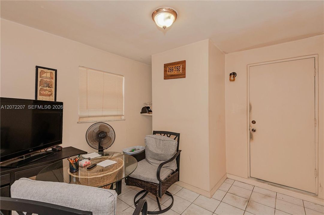 For Sale: $570,000 (4 beds, 3 baths, 1558 Square Feet)