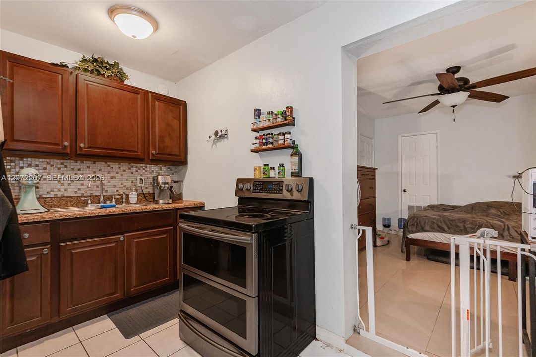 For Sale: $570,000 (4 beds, 3 baths, 1558 Square Feet)