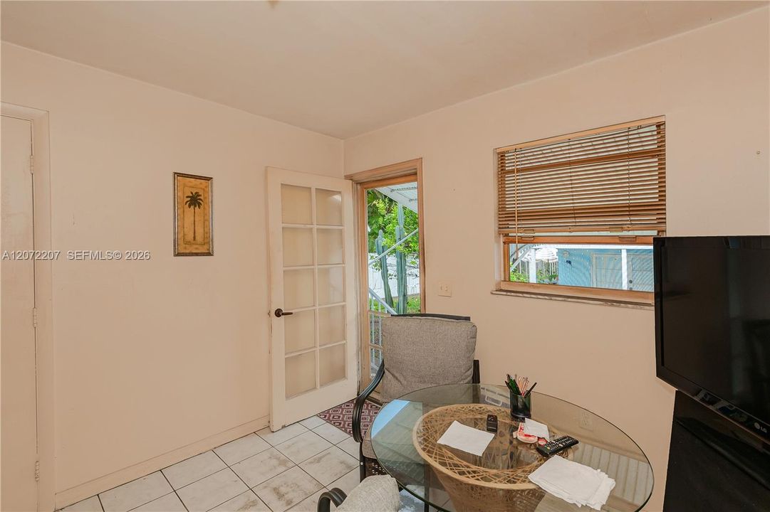 For Sale: $570,000 (4 beds, 3 baths, 1558 Square Feet)