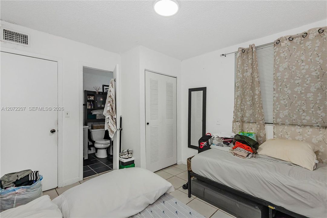 For Sale: $570,000 (4 beds, 3 baths, 1558 Square Feet)