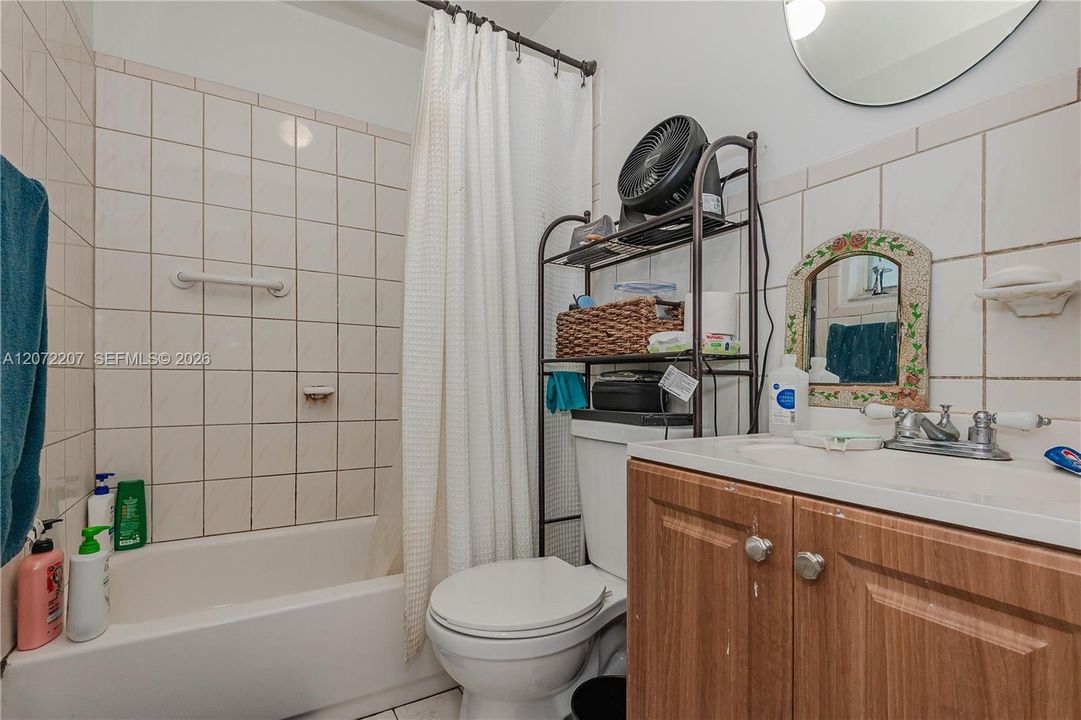 For Sale: $570,000 (4 beds, 3 baths, 1558 Square Feet)