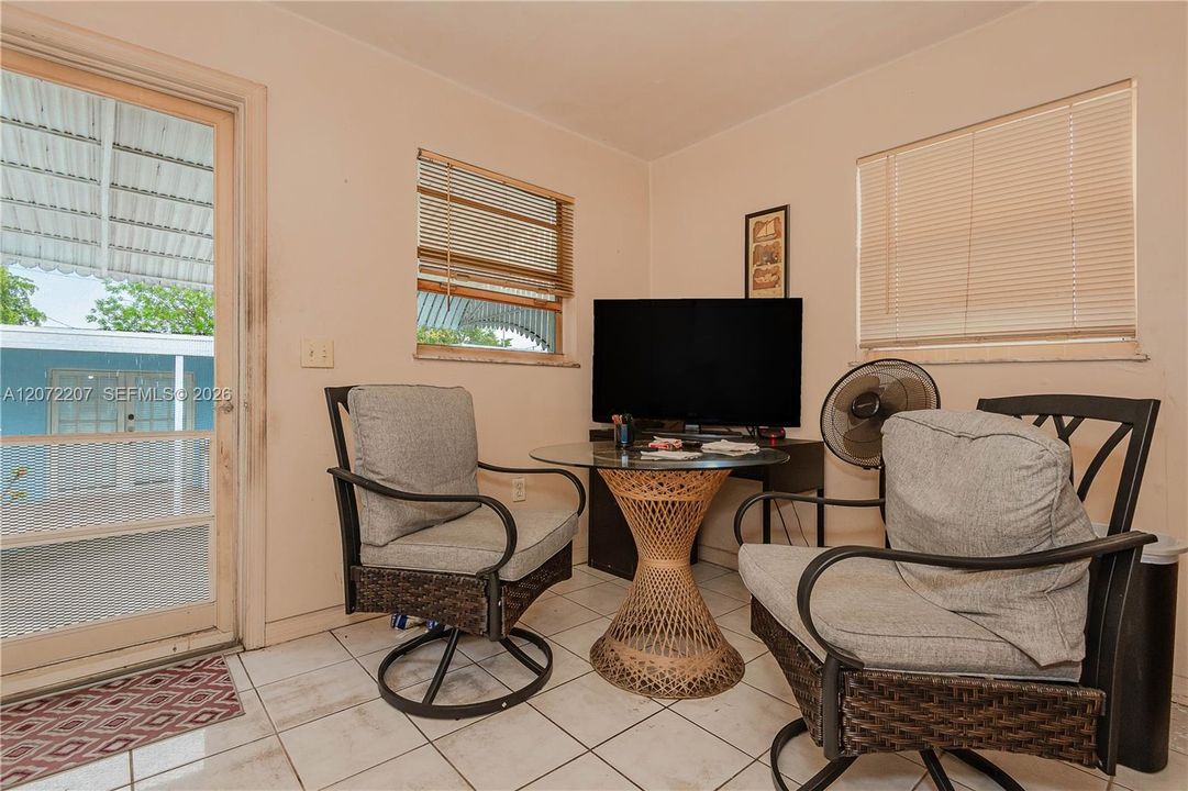 For Sale: $570,000 (4 beds, 3 baths, 1558 Square Feet)