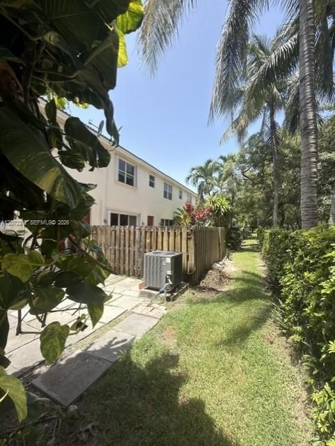 En Venta: $320,000 (4 camas, 3 baños, 1544 Pies cuadrados)