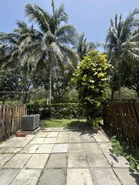 En Venta: $320,000 (4 camas, 3 baños, 1544 Pies cuadrados)