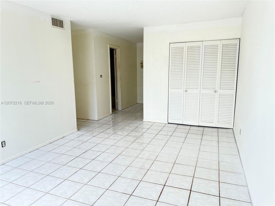 For Sale: $159,900 (2 beds, 2 baths, 1090 Square Feet)