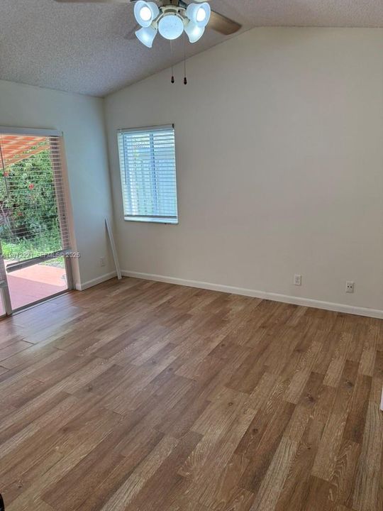 В аренду: $4,000 (3 спален, 2 ванн, 1542 Квадратных фут)