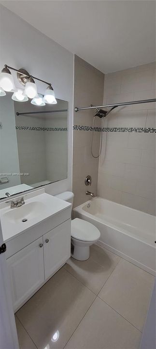 En Renta: $3,990 (4 camas, 2 baños, 1904 Pies cuadrados)
