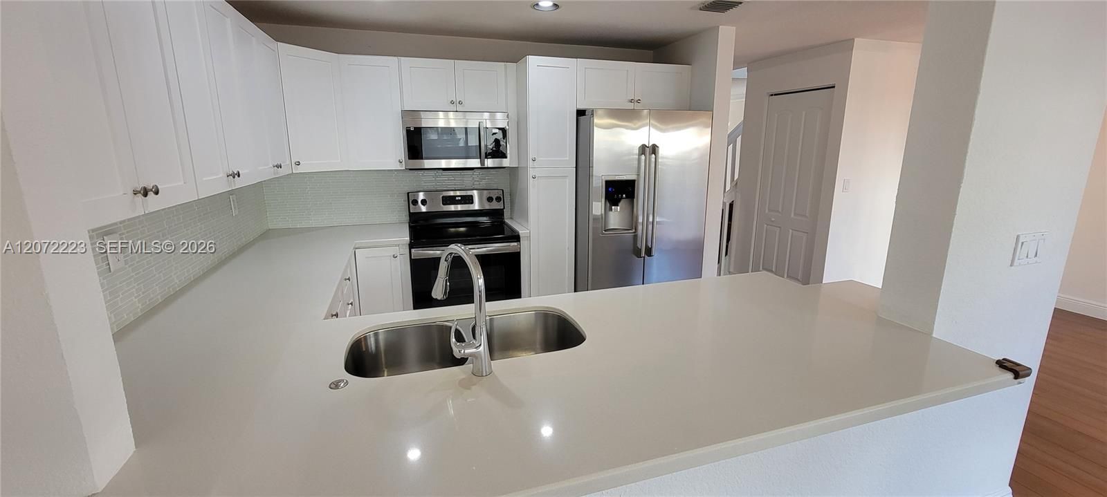En Renta: $3,990 (4 camas, 2 baños, 1904 Pies cuadrados)