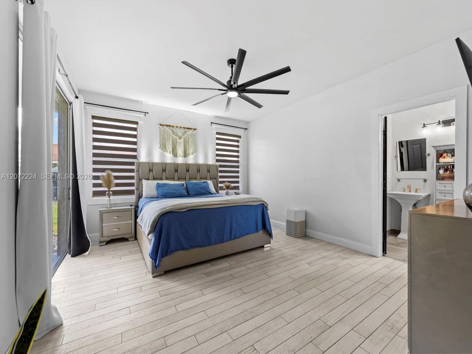 For Sale: $799,900 (4 beds, 3 baths, 2363 Square Feet)