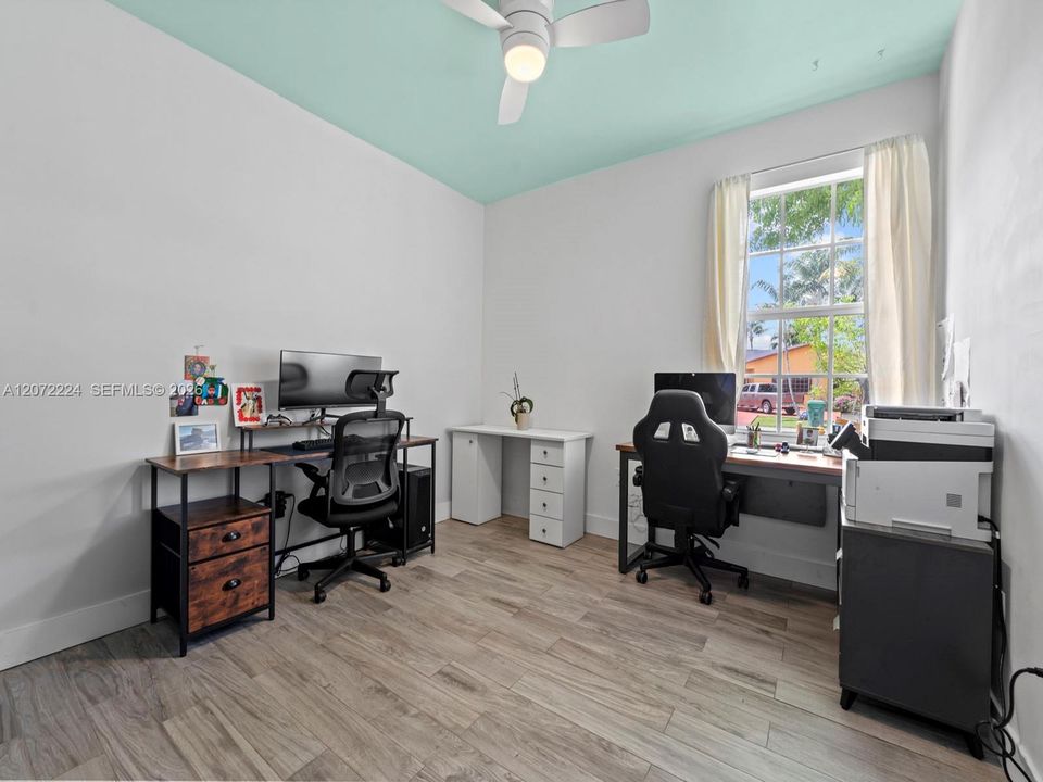 For Sale: $799,900 (4 beds, 3 baths, 2363 Square Feet)