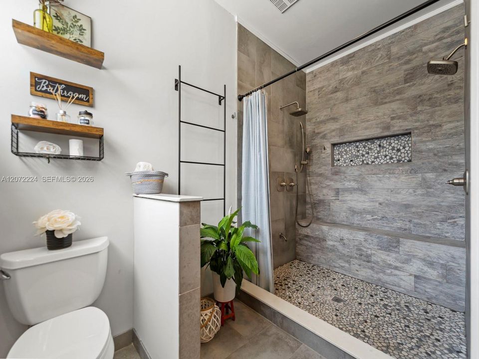 For Sale: $799,900 (4 beds, 3 baths, 2363 Square Feet)