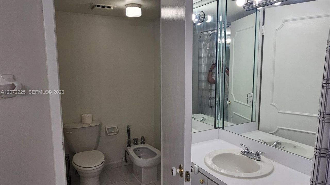 На продажу: $265,000 (2 спален, 2 ванн, 1170 Квадратных фут)