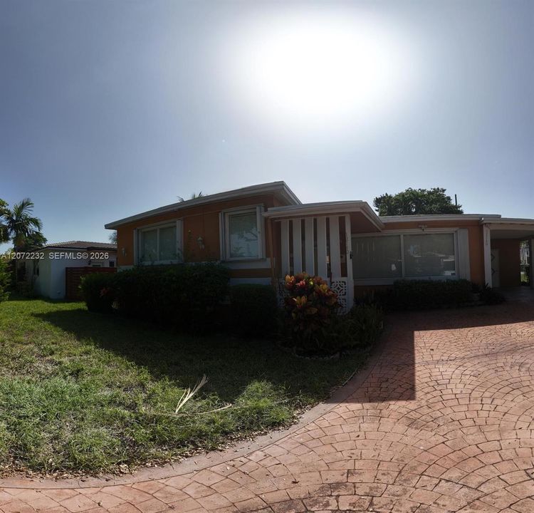 For Rent: $3,900 (3 beds, 2 baths, 1661 Square Feet)