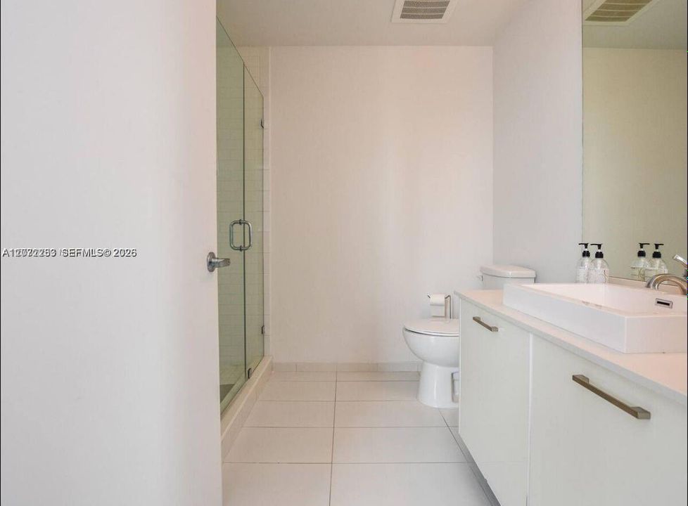 For Rent: $2,750 (1 beds, 1 baths, 446 Square Feet)