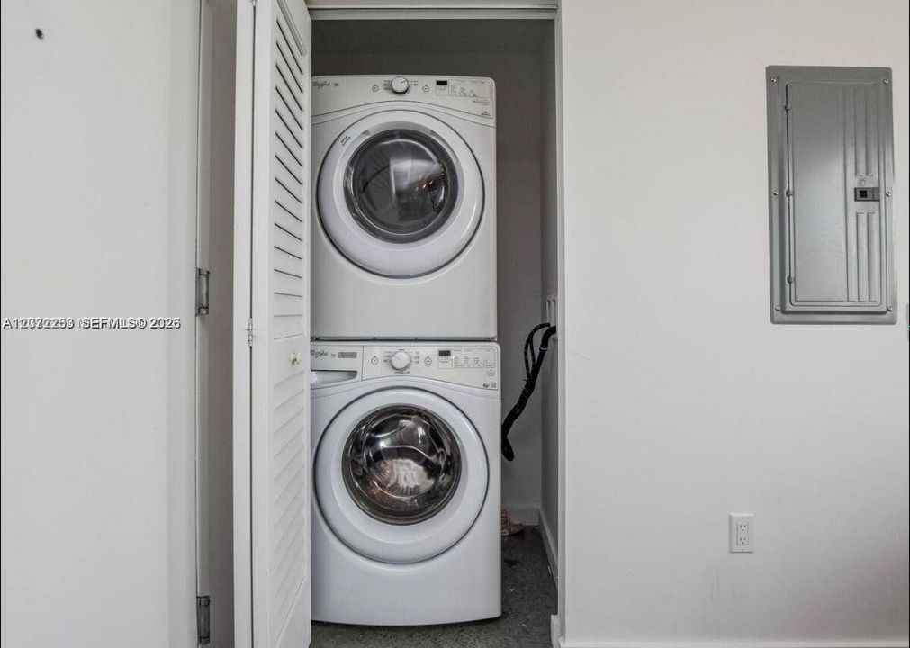 For Rent: $2,750 (1 beds, 1 baths, 446 Square Feet)