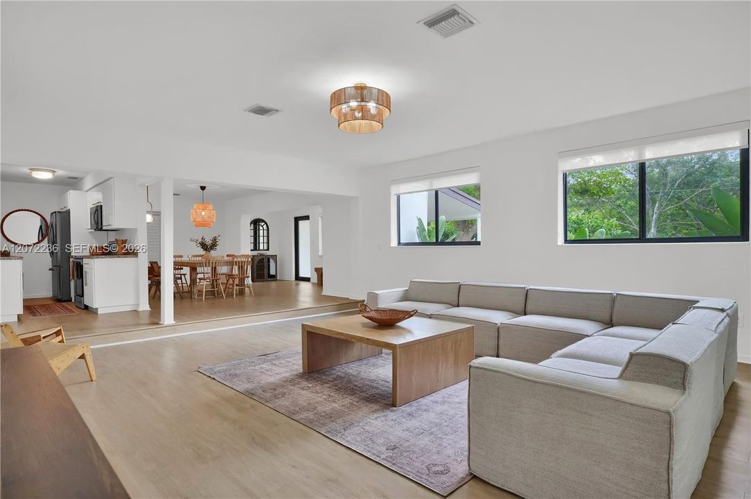 For Rent: $6,500 (3 beds, 2 baths, 1594 Square Feet)