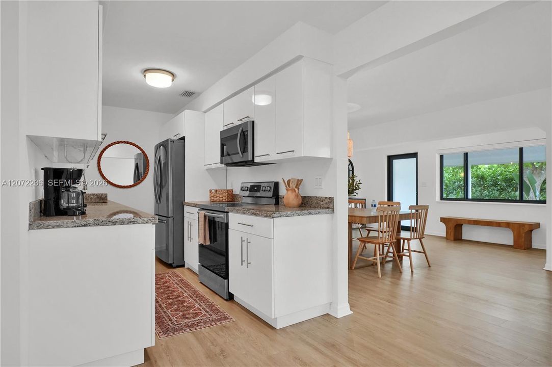 For Rent: $6,500 (3 beds, 2 baths, 1594 Square Feet)