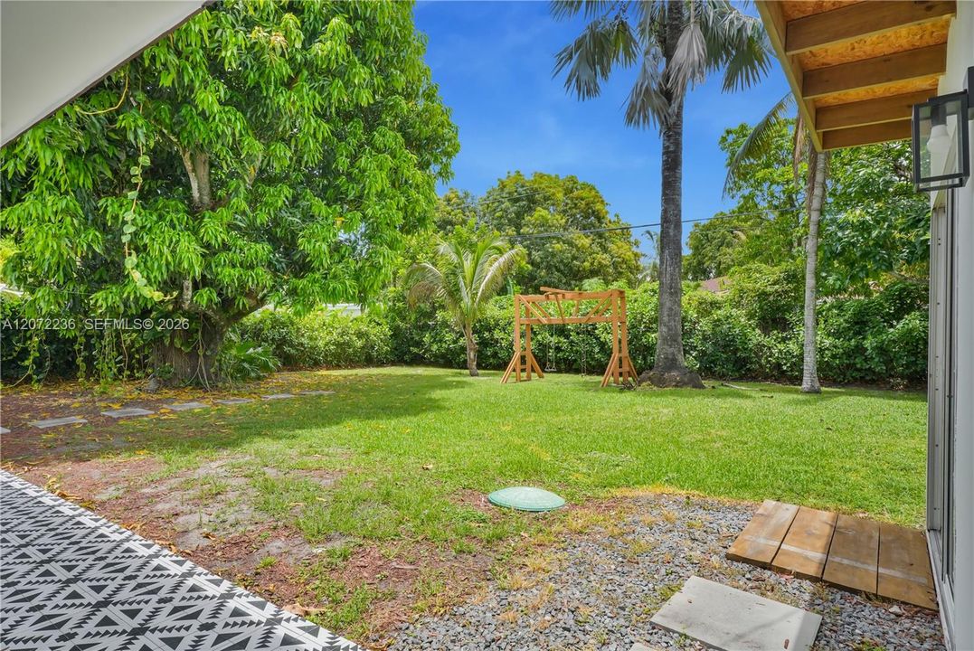 For Rent: $6,500 (3 beds, 2 baths, 1594 Square Feet)