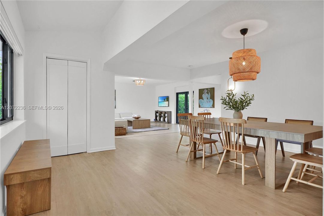 For Rent: $6,500 (3 beds, 2 baths, 1594 Square Feet)