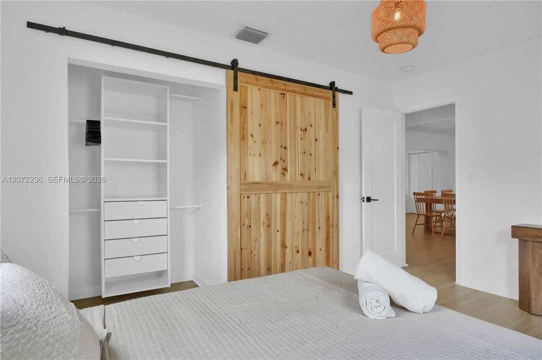 For Rent: $6,500 (3 beds, 2 baths, 1594 Square Feet)