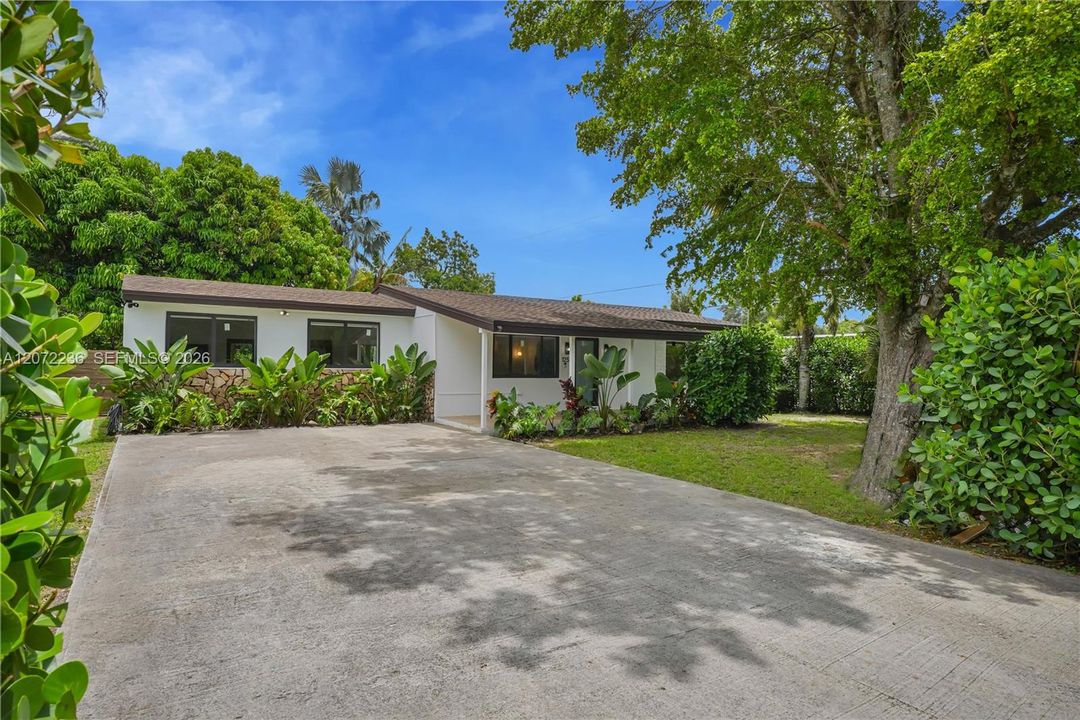 For Rent: $6,500 (3 beds, 2 baths, 1594 Square Feet)