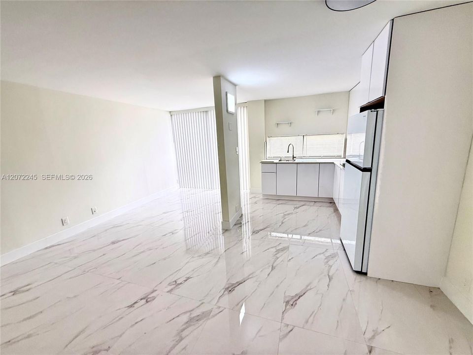 В аренду: $2,000 (1 спален, 1 ванн, 640 Квадратных фут)