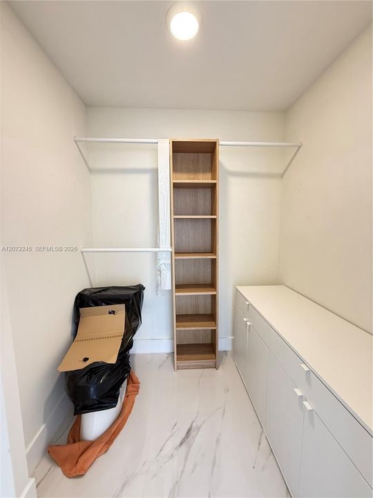 В аренду: $2,000 (1 спален, 1 ванн, 640 Квадратных фут)