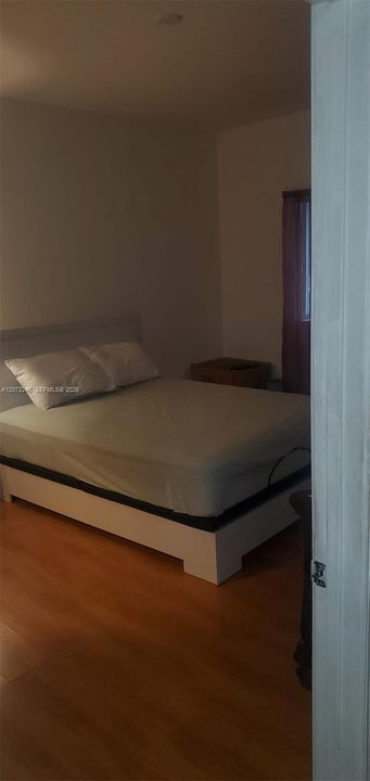 На продажу: $190,000 (2 спален, 2 ванн, 1229 Квадратных фут)