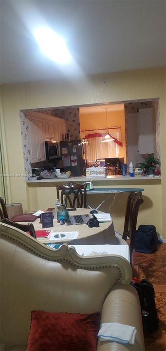 На продажу: $190,000 (2 спален, 2 ванн, 1229 Квадратных фут)