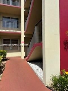 For Sale: $164,900 (1 beds, 1 baths, 840 Square Feet)