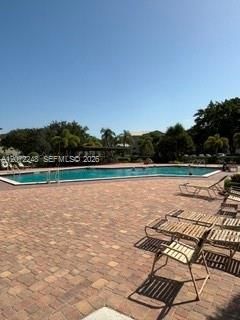 For Sale: $164,900 (1 beds, 1 baths, 840 Square Feet)