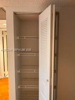For Sale: $164,900 (1 beds, 1 baths, 840 Square Feet)