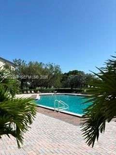 For Sale: $164,900 (1 beds, 1 baths, 840 Square Feet)