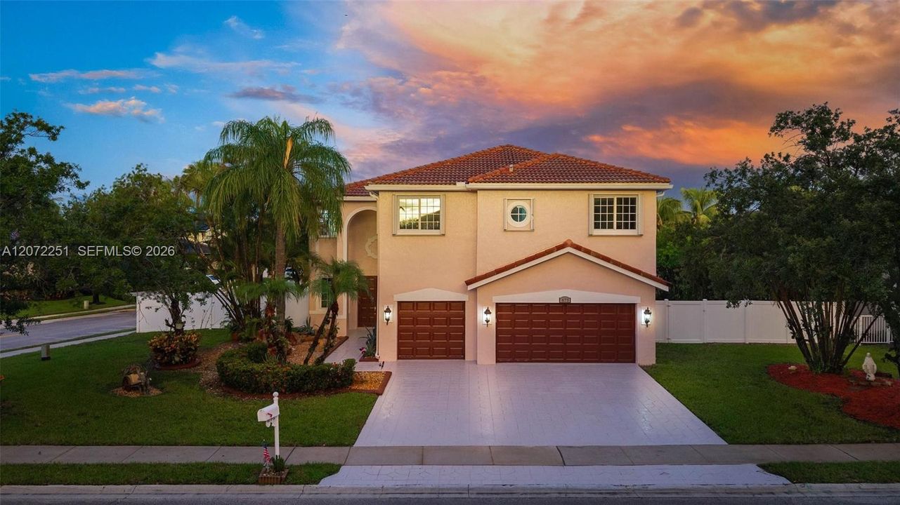 For Sale: $1,100,000 (6 beds, 4 baths, 4036 Square Feet)