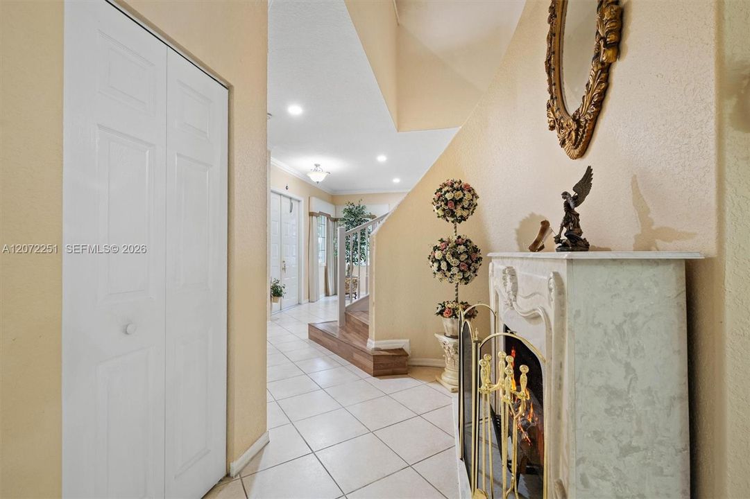For Sale: $1,100,000 (6 beds, 4 baths, 4036 Square Feet)